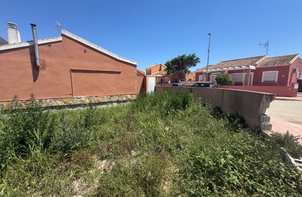 Revente - Plot - Daya Nueva