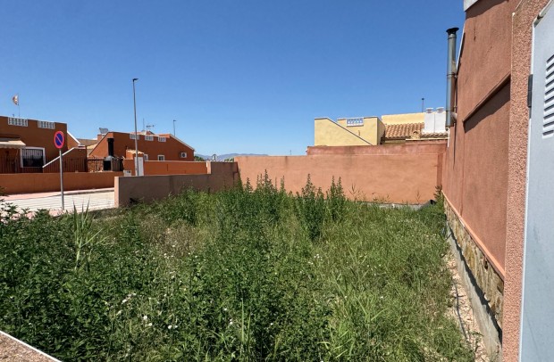 Revente - Plot - Daya Nueva