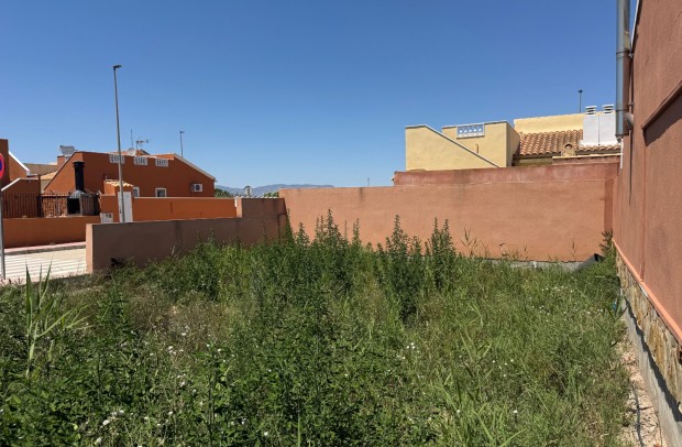 Revente - Plot - Daya Nueva