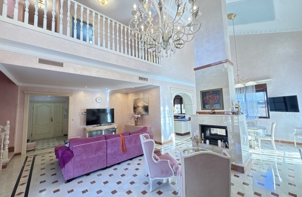 Revente - Detached House / Villa - Cabo Roig