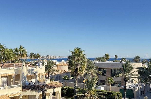 Revente - Detached House / Villa - Cabo Roig