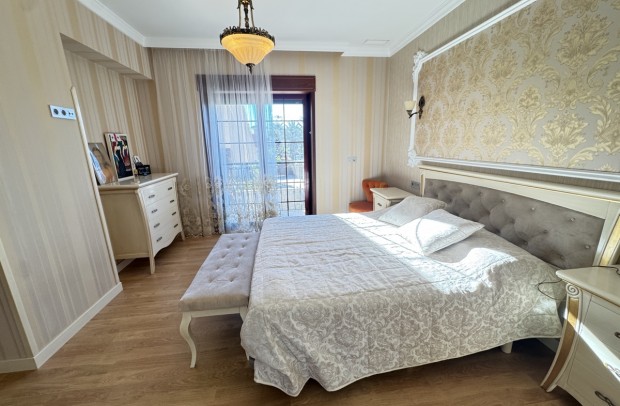 Revente - Detached House / Villa - Cabo Roig