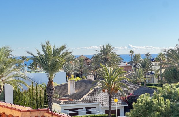 Revente - Detached House / Villa - Cabo Roig