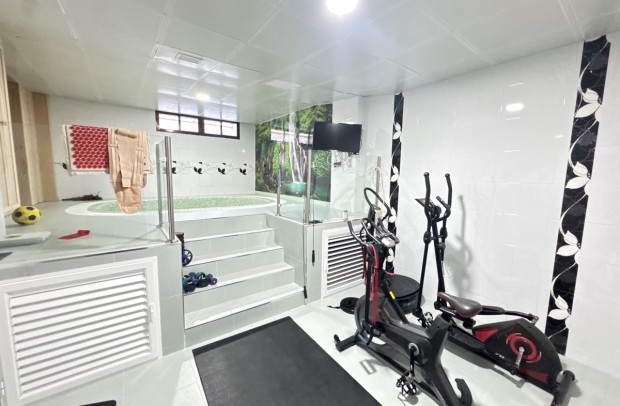 Revente - Detached House / Villa - Cabo Roig