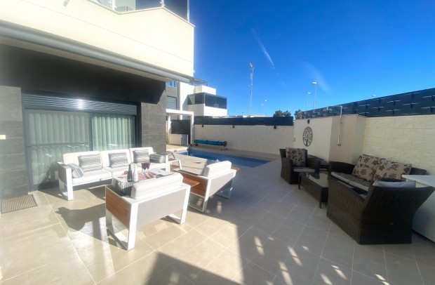 Revente - Detached House / Villa - Ciudad Quesada