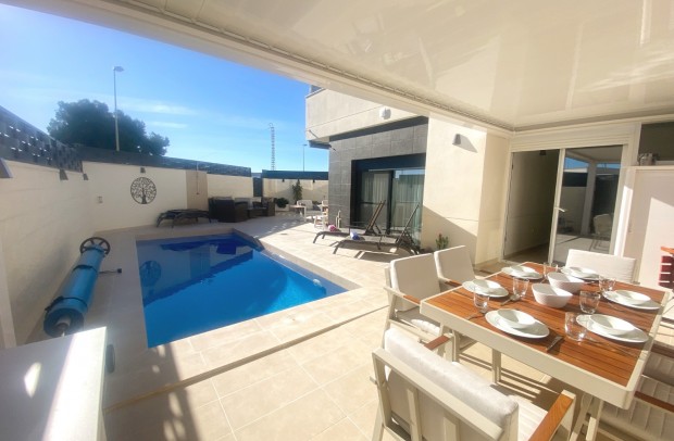 Revente - Detached House / Villa - Ciudad Quesada