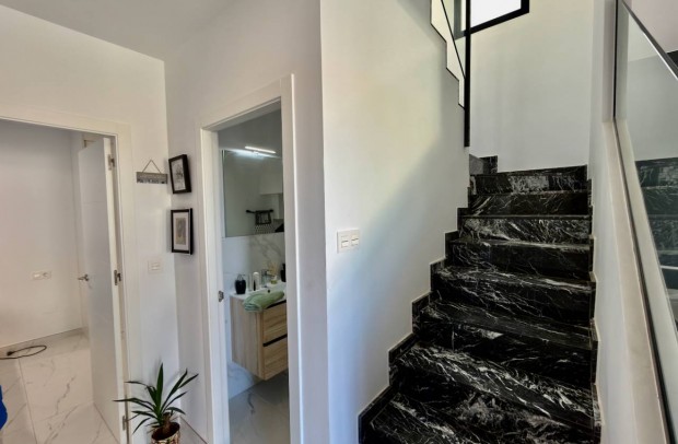 Resale - Detached House / Villa - Los Montesinos - La Herrada