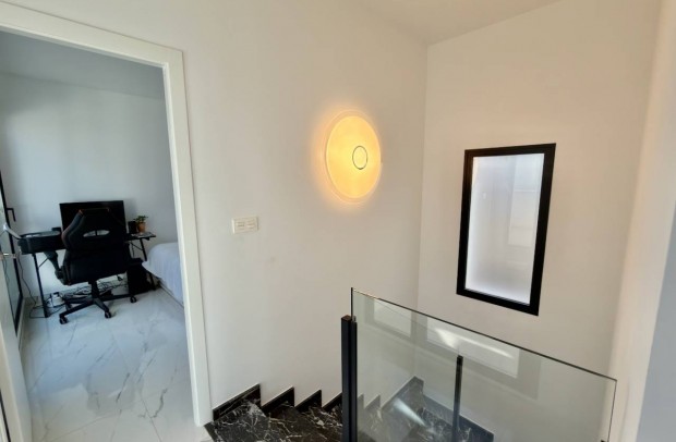 Resale - Detached House / Villa - Los Montesinos - La Herrada