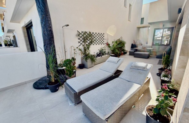 Resale - Detached House / Villa - Los Montesinos - La Herrada