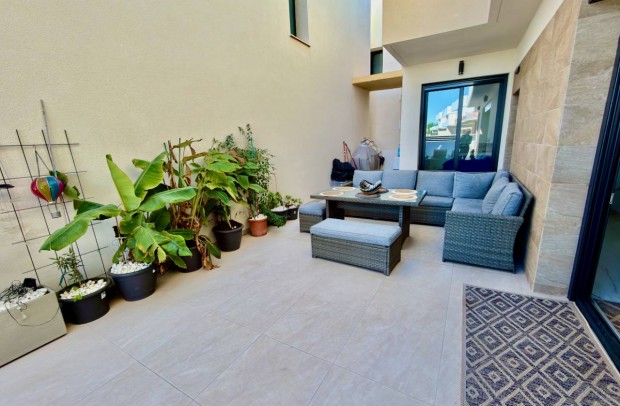 Resale - Detached House / Villa - Los Montesinos - La Herrada