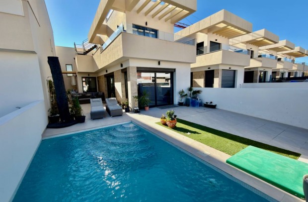 Resale - Detached House / Villa - Los Montesinos - La Herrada