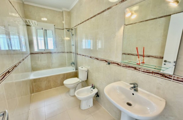 Resale - Detached House / Villa - Ciudad Quesada