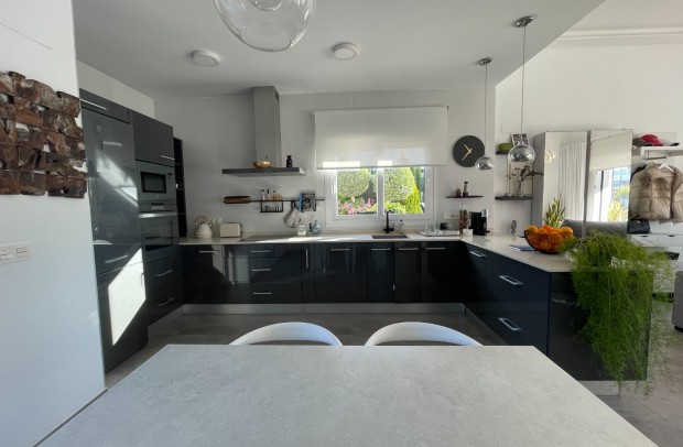 Resale - Detached House / Villa - Benijófar - Centro