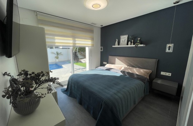 Resale - Detached House / Villa - Benijófar - Centro