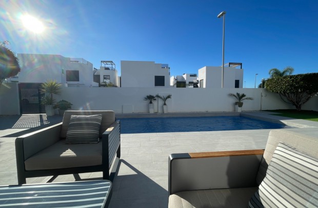 Resale - Detached House / Villa - Benijófar - Centro