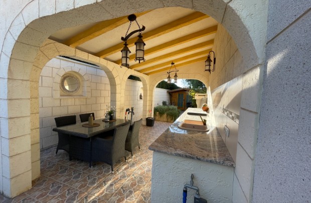 Resale - Villa / Detached - Benijófar - Benimar