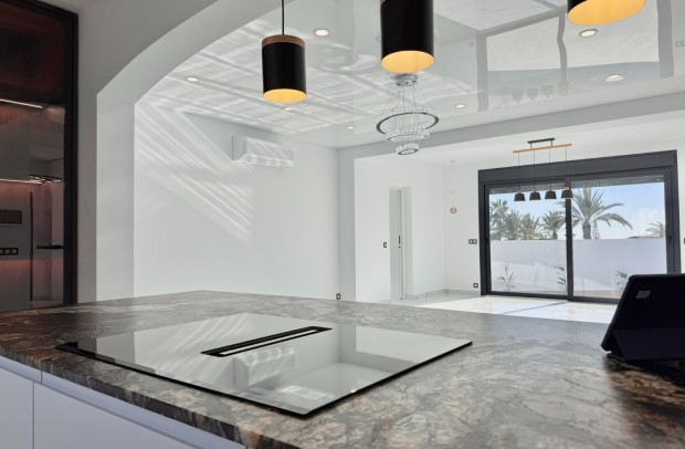 Resale - Detached House / Villa - Ciudad Quesada