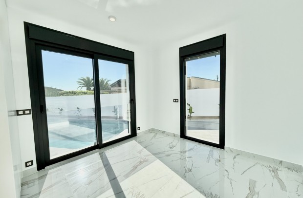 Resale - Detached House / Villa - Ciudad Quesada