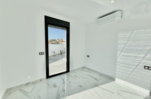 Resale - Detached House / Villa - Ciudad Quesada