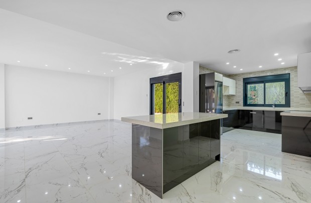 Resale - Villa Detached - Campoamor