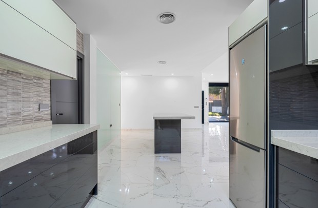 Resale - Villa Detached - Campoamor