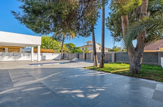 Resale - Villa Detached - Campoamor