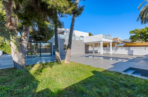 Resale - Villa Detached - Campoamor