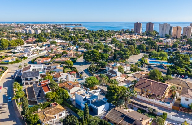 Resale - Villa Detached - Campoamor