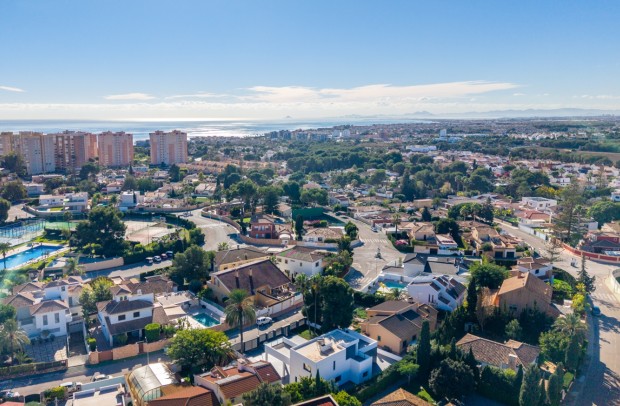 Resale - Villa Detached - Campoamor