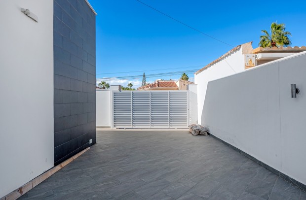 Revente - Detached House / Villa - Ciudad Quesada