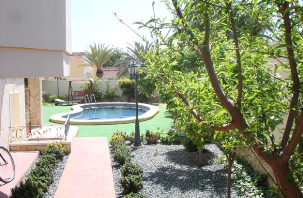 Revente - Detached House / Villa - Ciudad Quesada