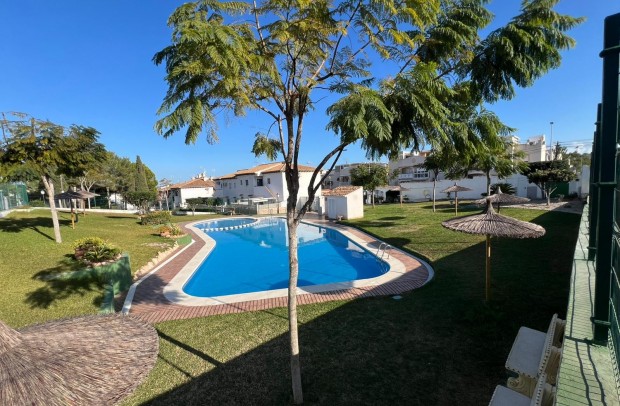 Resale - Terraced house / Townhouse - Torrevieja - Lago Jardín II