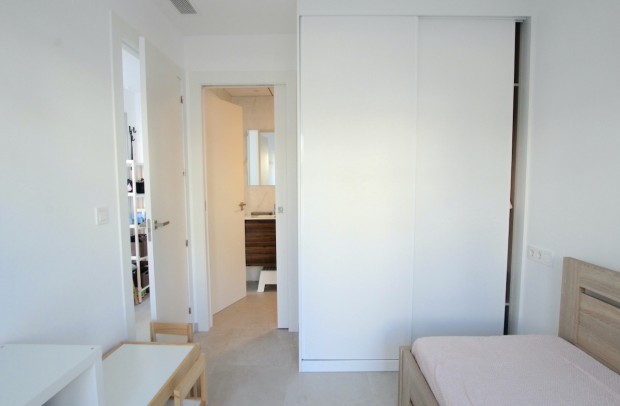 Revente - Detached House / Villa - La Marina