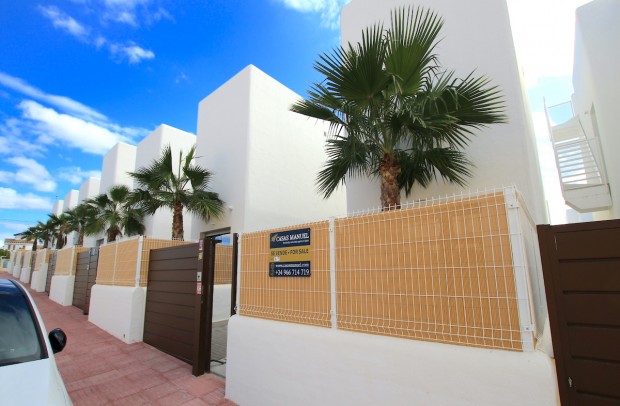 Revente - Detached House / Villa - La Marina