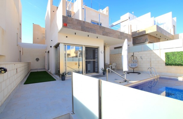 Resale - Villa Detached - Villamartin - Villamartín