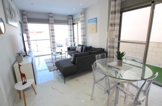 Resale - Villa Detached - Villamartin - Villamartín