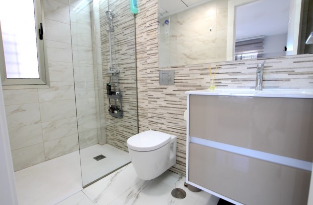 Resale - Villa Detached - Villamartin - Villamartín