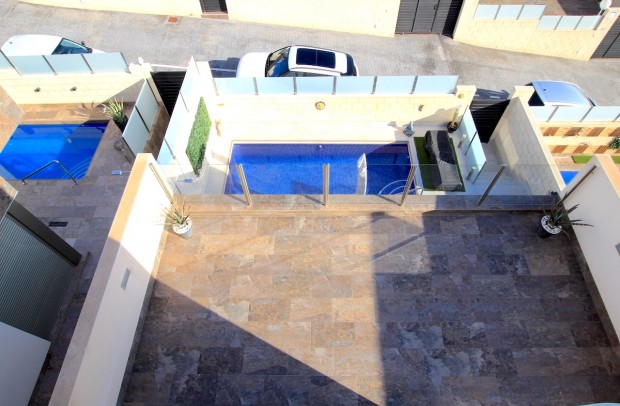 Resale - Villa Detached - Villamartin - Villamartín