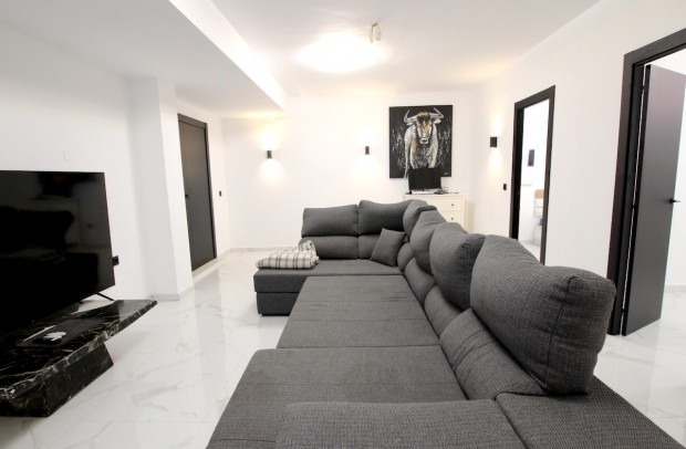 Resale - Detached House / Villa - Algorfa