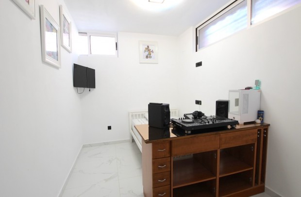 Resale - Detached House / Villa - Algorfa