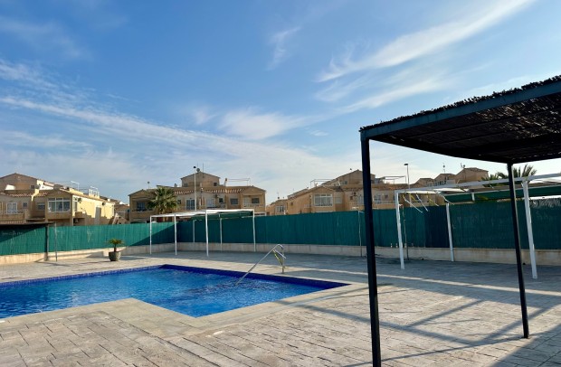 Resale - Town house - Torrevieja - La Siesta - San Luis