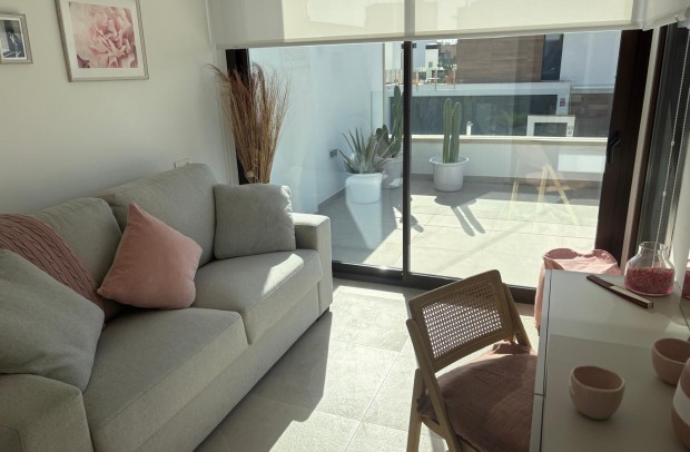 Resale - Semi-Detached - Algorfa - La Finca Golf Resort