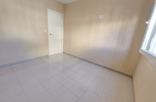 Resale - Townhouse - Torrevieja - Lago jardin