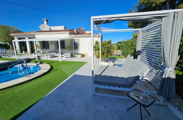 Revente - Detached House / Villa - La Marina