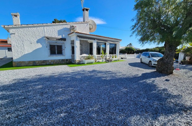 Revente - Detached House / Villa - La Marina