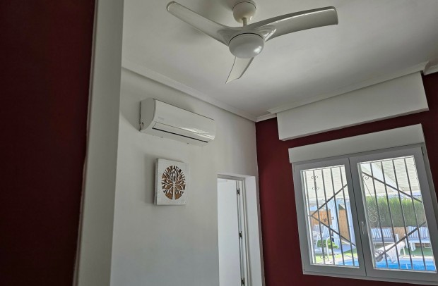 Revente - Detached House / Villa - La Marina