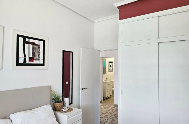 Revente - Detached House / Villa - La Marina