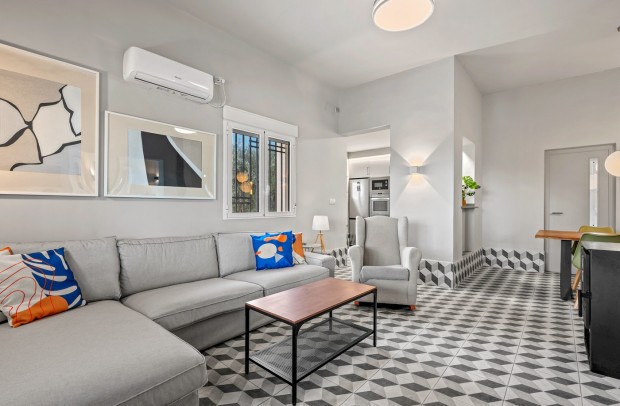 Resale - Detached House / Villa - Elche