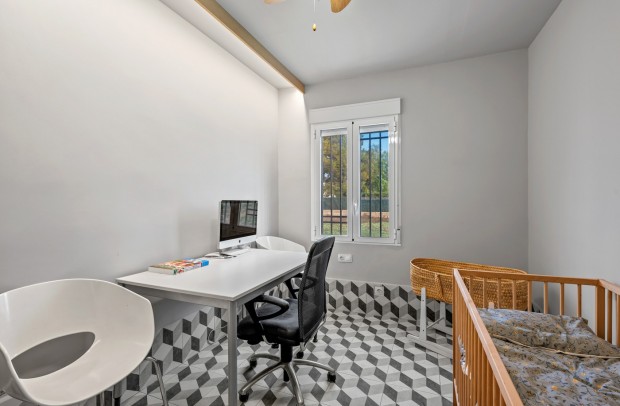 Resale - Detached House / Villa - Elche