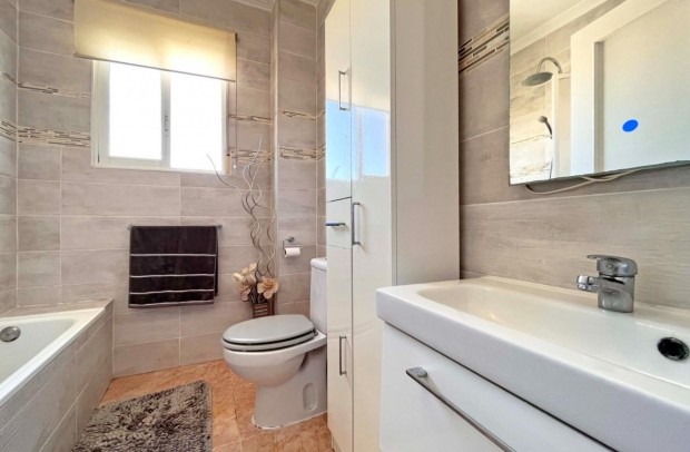 Reventa - Villa Detached - La Zenia